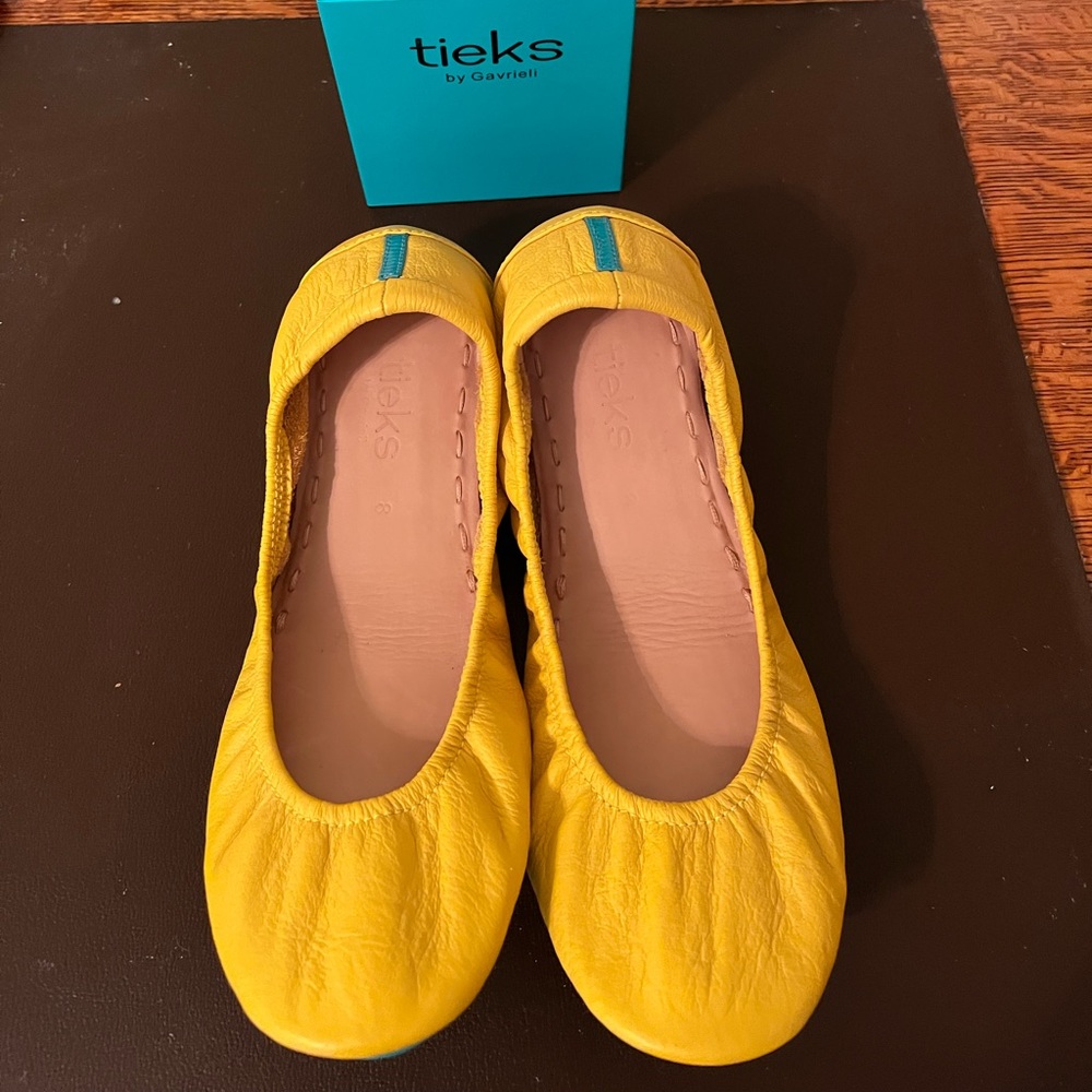 Yellow Tieks size 8, excellent condition
